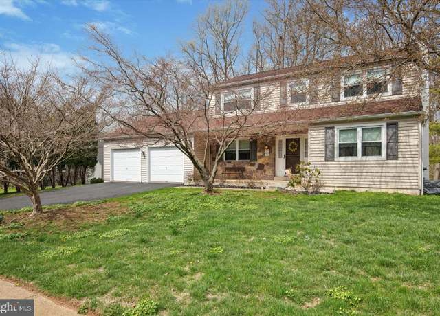 Property at 720 Vance Dr, Glenside, PA 19038, 4 beds, 2.5 baths