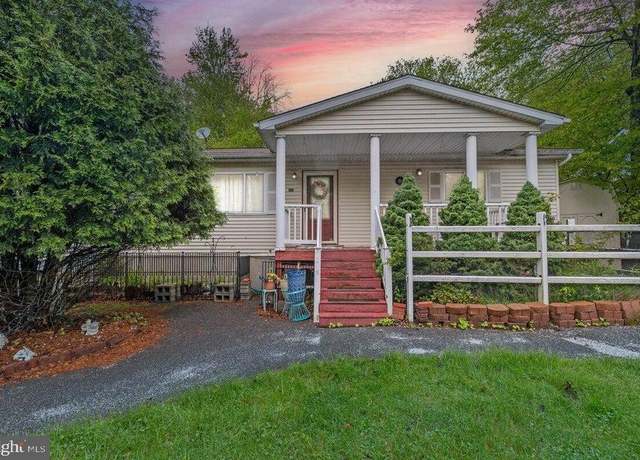 Property at 1041 Country Place Dr, Tobyhanna, PA 18466, 3 beds, 1 bath