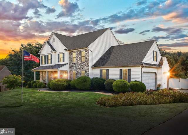 Property at 4220 Peach Orchard Holw, York, PA 17402, 4 beds, 3.5 baths