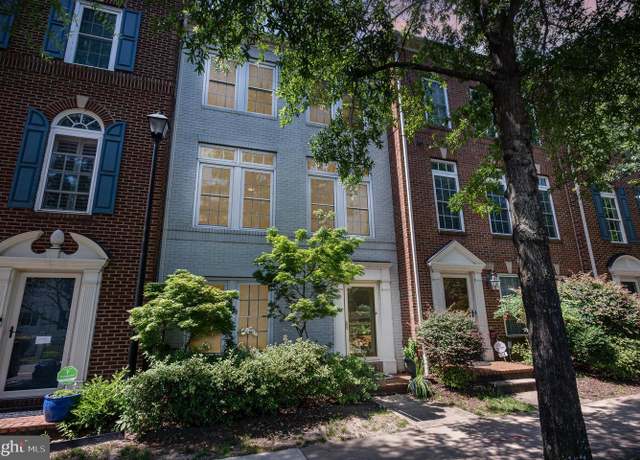 Property at 822 W Glebe Rd, Alexandria, VA 22305, 4 beds, 2.5 baths