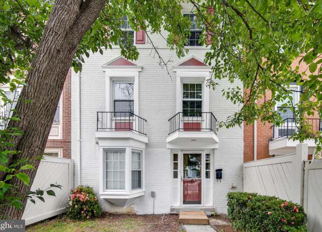 Property at 8113 Pinelake Ct, Alexandria, VA 22309, 4 beds, 2.5 baths