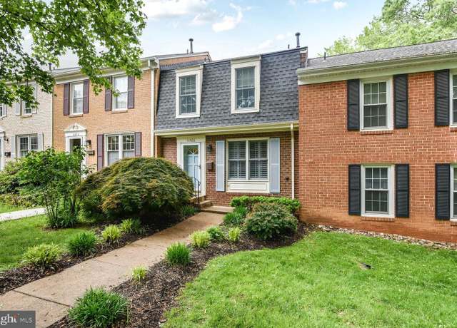 Property at 11856 Saint Trinians Ct, Reston, VA 20191, 3 beds, 2.5 baths