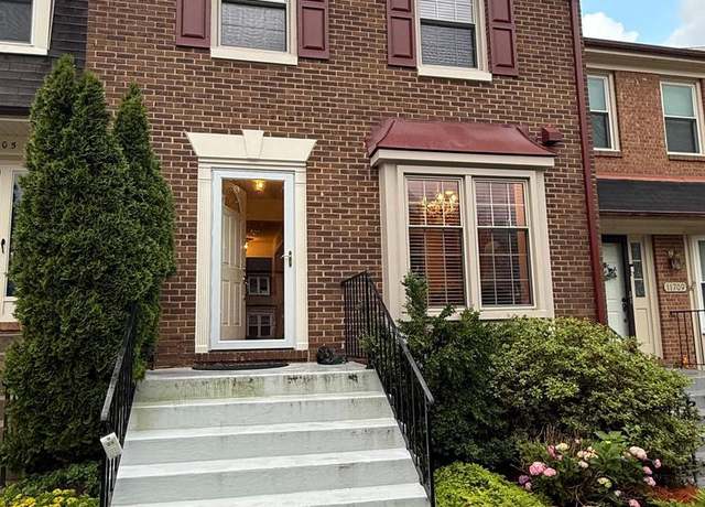 Property at 11707 Critton Cir, Woodbridge, VA 22192, 4 beds, 3.5 baths
