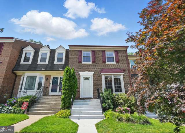 Property at 11707 Critton Cir, Woodbridge, VA 22192, 4 beds, 3.5 baths