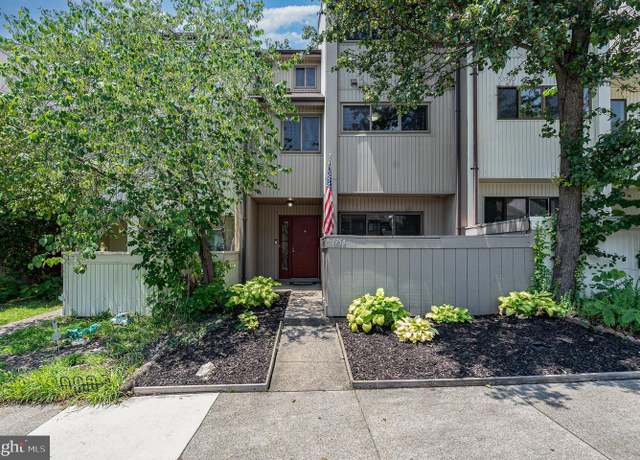 Property at 1754 Powder Horn Ter, Woodbridge, VA 22191, 4 beds, 2.5 baths