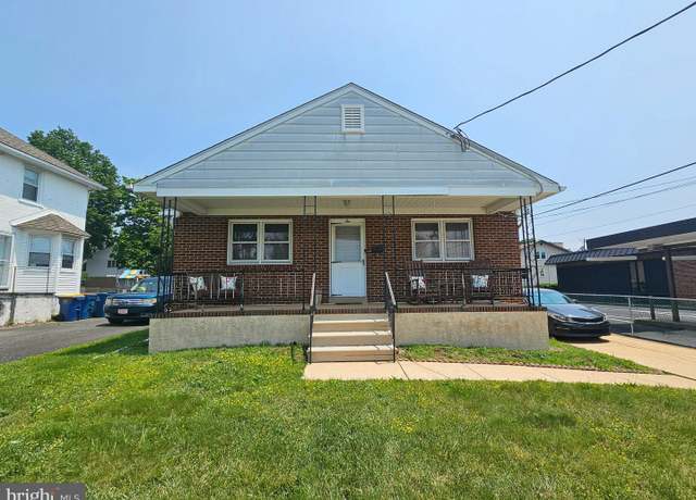 Property at 2 Spruce Ave, Elsmere, DE 19805, 3 beds, 1.5 baths