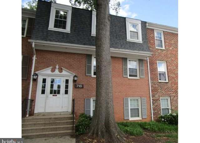 Property at 718 Quince Orchard Blvd #718, Gaithersburg, MD 20878, 2 beds, 2 baths