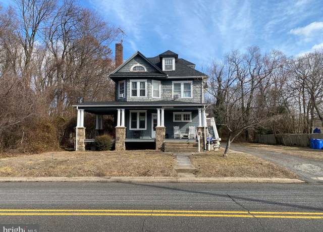 Property at 718 Woodlane Rd, Beverly, NJ 08010, 5 beds, 2 baths