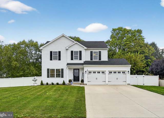 Property at 500 Jennifer Ln, Vineland, NJ 08360, 3 beds, 2.5 baths
