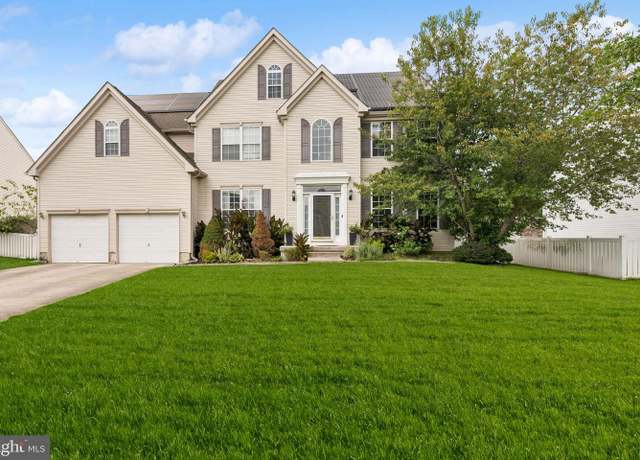 Property at 805 Galleria Dr, Williamstown, NJ 08094, 4 beds, 2.5 baths