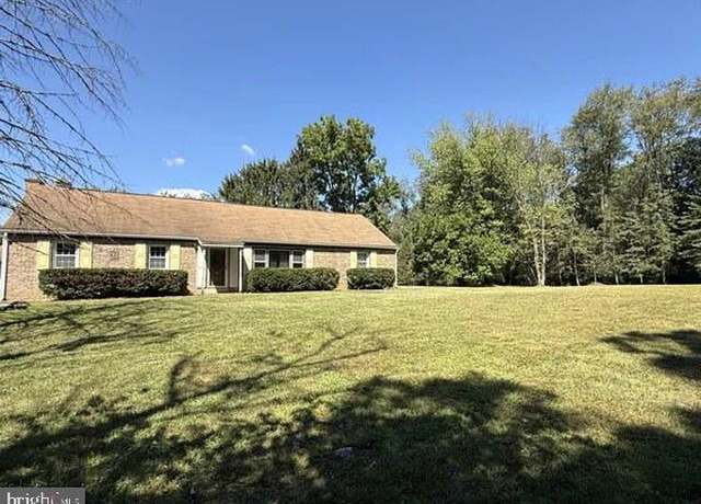 Property at 871 Alexander Spring Rd, Carlisle, PA 17015, 4 beds, 2.5 baths