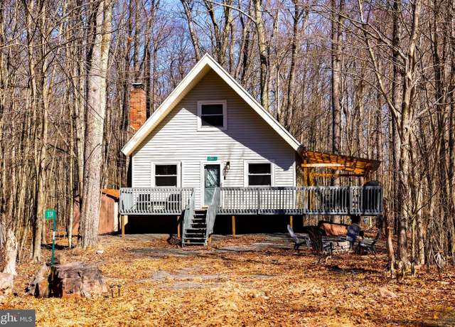 Property at 324 Stroud Ct, Pocono Lake, PA 18347, 3 beds, 1.5 baths