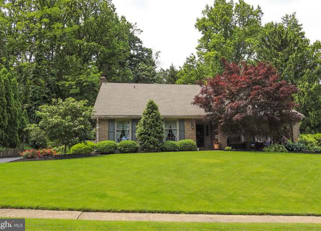 Property at 3460 Blackfriar Ln, York, PA 17402, 3 beds, 2.5 baths
