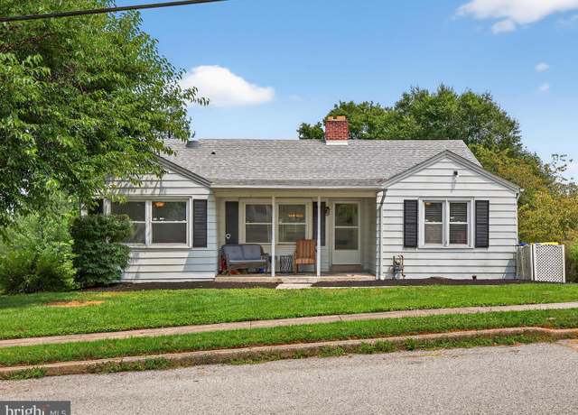 Property at 1345 Hill St, York, PA 17403, 3 beds, 2 baths