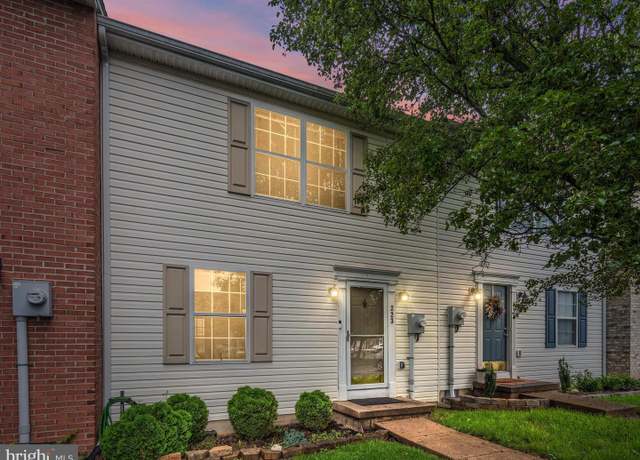 Property at 223 Surrey Club Ln, Stephens City, VA 22655, 2 beds, 1.5 baths