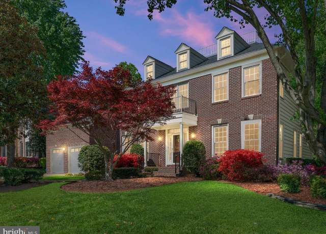 Property at 8105 Haddington Ct, Fairfax Station, VA 22039, 4 beds, 3.5 baths