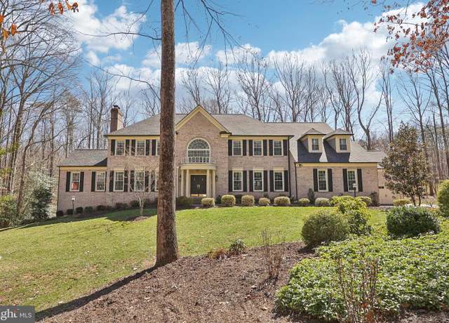 Property at 7951 Kelly Ann Ct, Fairfax Station, VA 22039, 5 beds, 5 baths