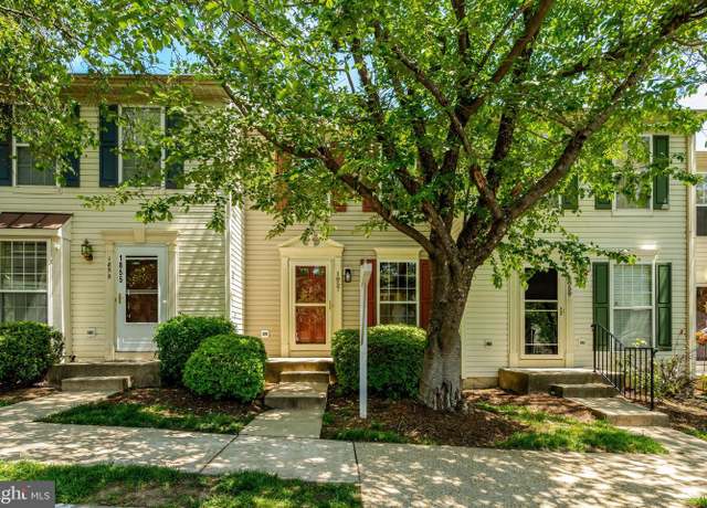 Property at 1857 Tiger Lily Cir, Woodbridge, VA 22192, 2 beds, 2 baths