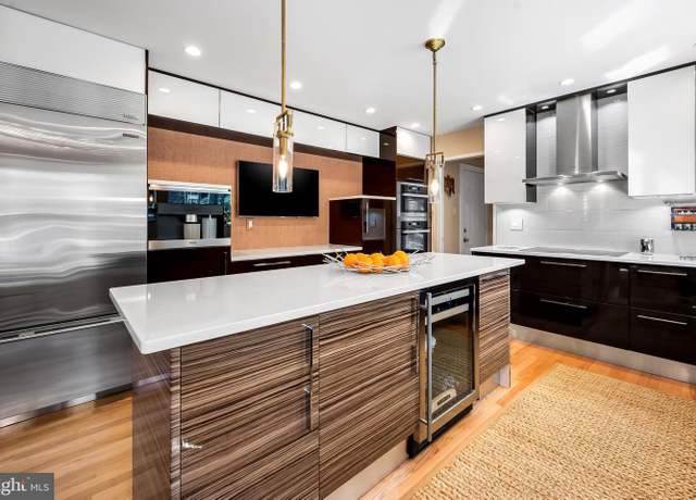 Property at 2711 Moores Valley Dr, Baltimore, MD 21209, 5 beds, 3.5 baths