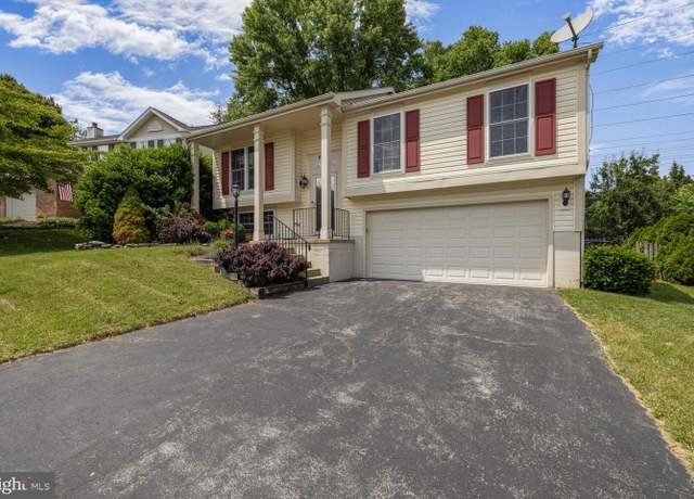 Property at 6402 Devonshire Ln, Frederick, MD 21703, 3 beds, 2.5 baths
