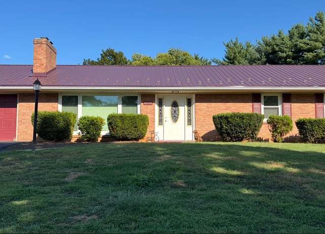 Property at 10535 Peachtree Ln, Williamsport, MD 21795, 3 beds, 1.5 baths