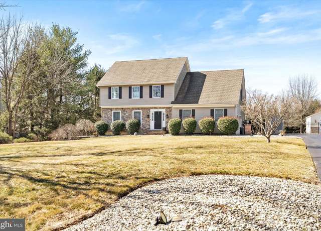 Property at 756 Provinceline Rd, Allentown, NJ 08562, 4 beds, 2.5 baths
