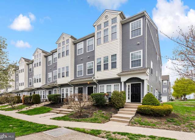 Property at 28 Teal Ct, Riverside, NJ 08075, 3 beds, 2.5 baths