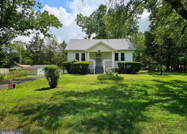 Property at 1833 W Oak Rd, Vineland, NJ 08360, 2 beds, 1 bath