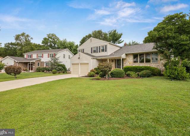 Property at 1525 Squire Ln, Cherry Hill, NJ 08003, 4 beds, 2.5 baths