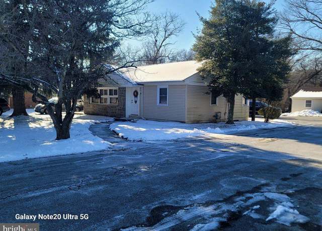 Property at 523 Delsea Dr, Sewell, NJ 08080, 3 beds, 1.5 baths