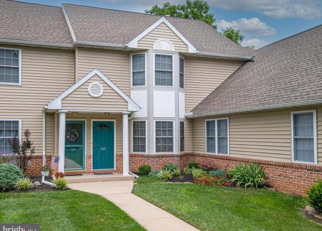 Property at 135 Heather Ln, Wyomissing, PA 19610, 2 beds, 2 baths