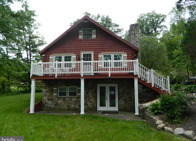 Property at 126 Ivy Ln, Lock Haven, PA 17745, 3 beds, 2 baths