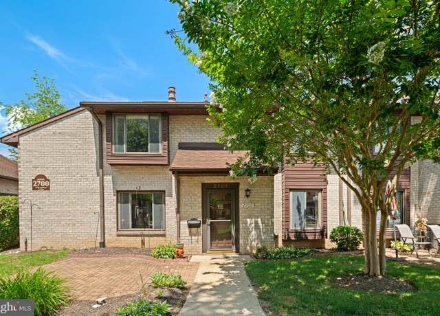 Property at 2709 Red Oak Cir, Springfield, PA 19064, 2 beds, 2.5 baths