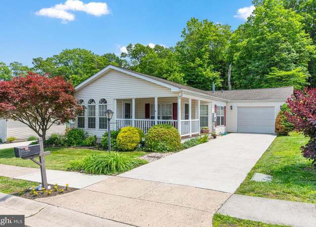 Property at 1090 Club House Ct, Schwenksville, PA 19473, 2 beds, 2 baths