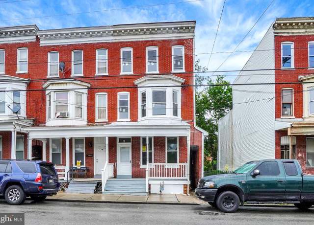 Property at 327 E College Ave, York, PA 17403, 5 beds, 1 bath