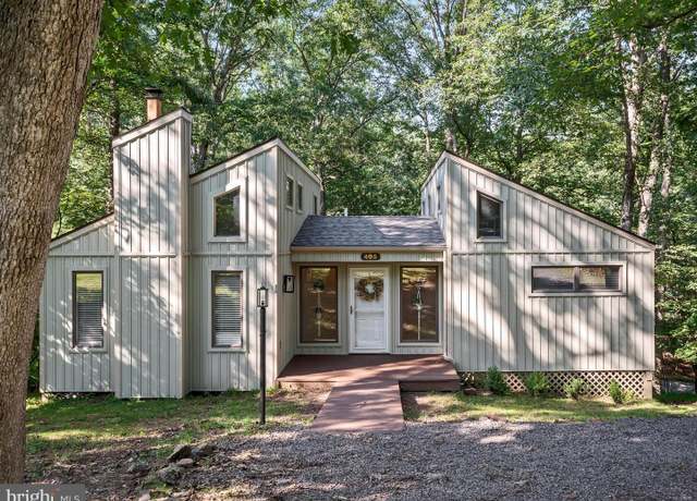 Property at 405 Northwood Cir, Cross Junction, VA 22625, 2 beds, 1 bath