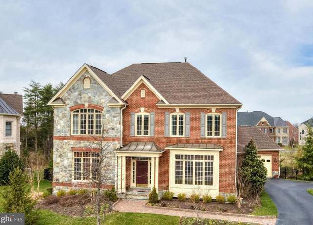 Property at 13796 Necklace Ct, Chantilly, VA 20151, 6 beds, 7 baths