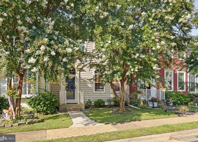 Property at 14319 Flomation Ct, Centreville, VA 20121, 3 beds, 3.5 baths