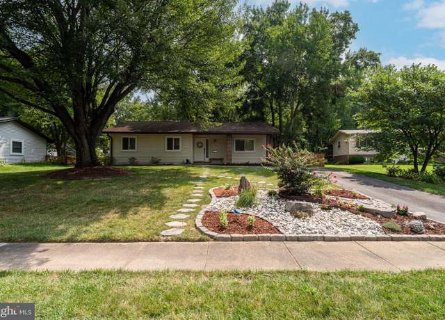 Property at 909 Mcdaniel Ct, Herndon, VA 20170, 3 beds, 2 baths