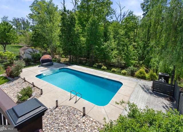 Property at 18 Dewitt Rd, Stafford, VA 22554, 5 beds, 3.5 baths