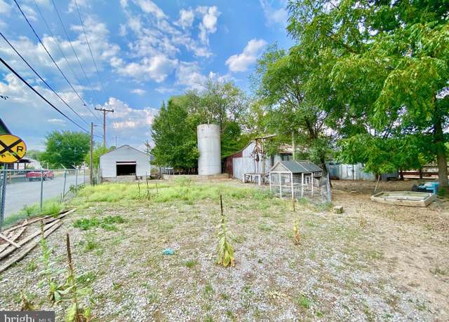 Property at 215 Sears St, Petersburg, WV 26847