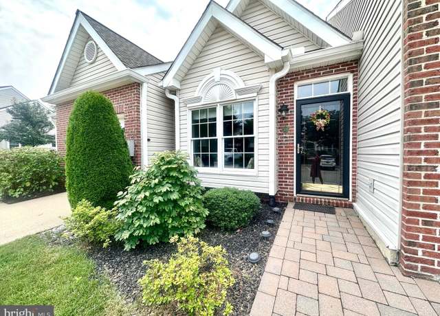 Property at 319 Shannonbridge Dr, Hockessin, DE 19707, 2 beds, 2 baths
