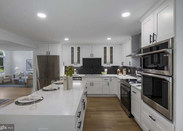 Property at 583 Shore Acres Rd, Arnold, MD 21012, 5 beds, 4 baths