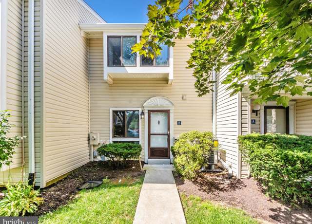 Property at 290-B Hilltop Ln, Annapolis, MD 21403, 3 beds, 2.5 baths
