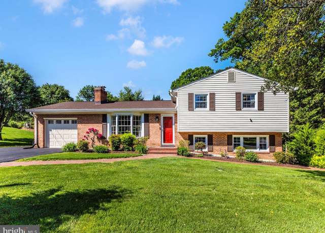 Property at 605 Paradise Ct, Gaithersburg, MD 20877, 3 beds, 3 baths