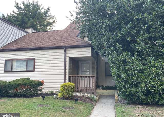 Property at 36 Chiswick Dr, Lindenwold, NJ 08021, 2 beds, 1.5 baths