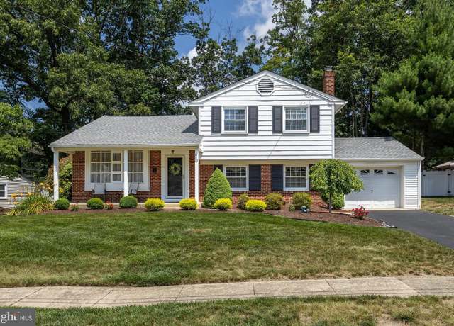 Property at 912 Acadia Dr, Turnersville, NJ 08012, 3 beds, 1.5 baths