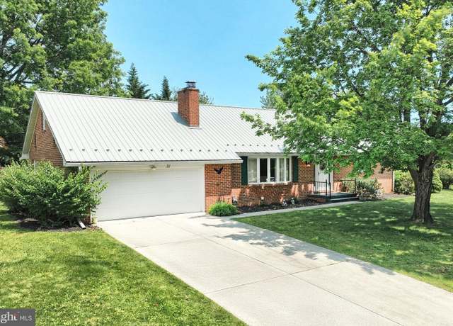 Property at 31 Ditzler Ave, Biglerville, PA 17307, 4 beds, 2 baths