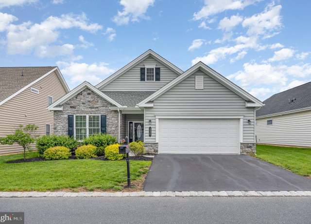 Property at 226 Loyal Dr, Mechanicsburg, PA 17050, 3 beds, 2 baths