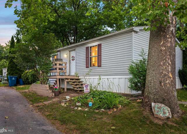 Property at 50 Cedarwood Ln, Phoenixville, PA 19460, 3 beds, 2 baths